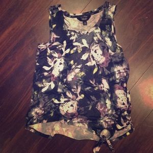 🆕 SIMPLY VERA Vera Wang Flowy Tank